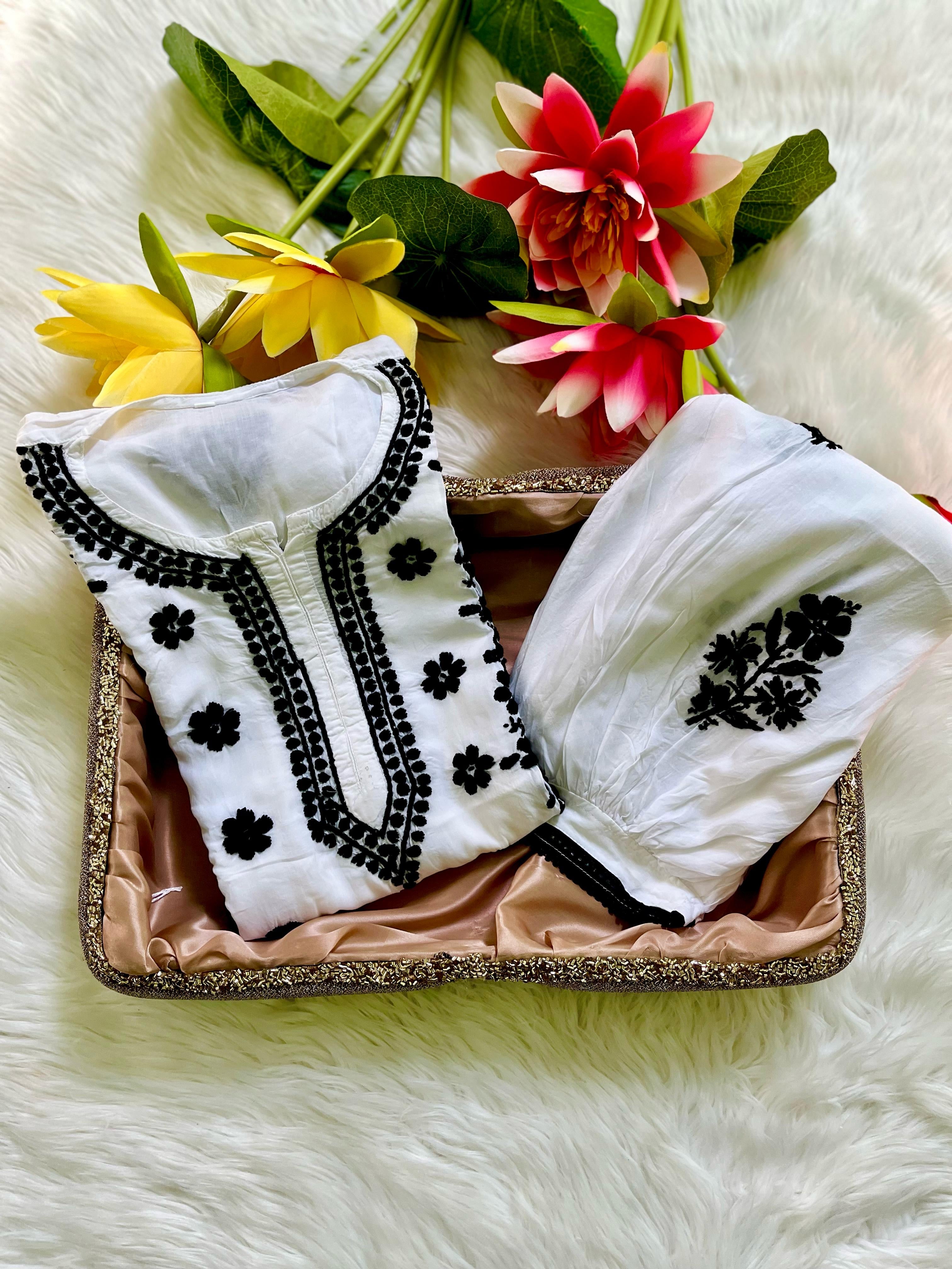 Anaya White Modal Set