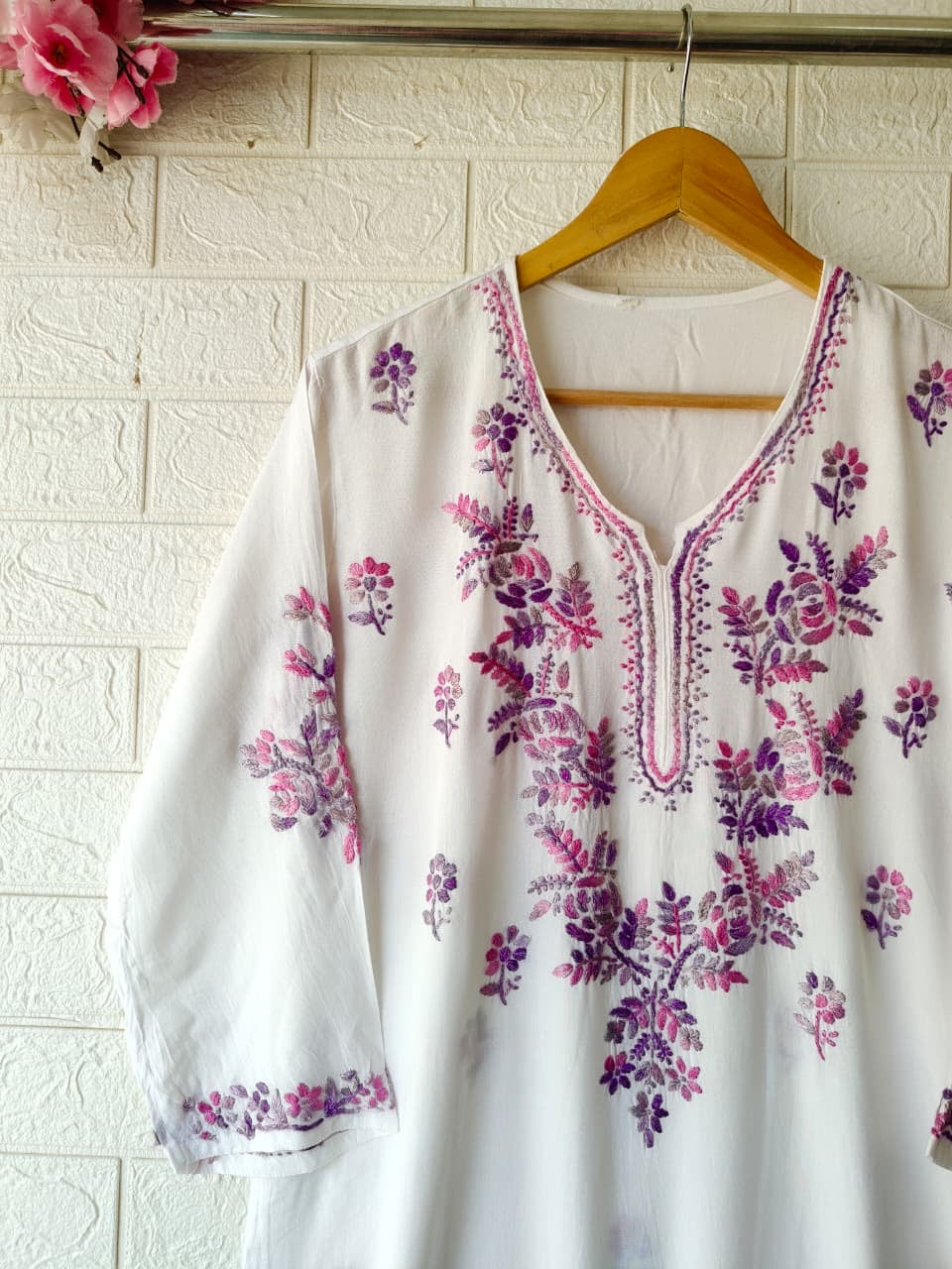 Multi Thread Work Chikankari Kurta