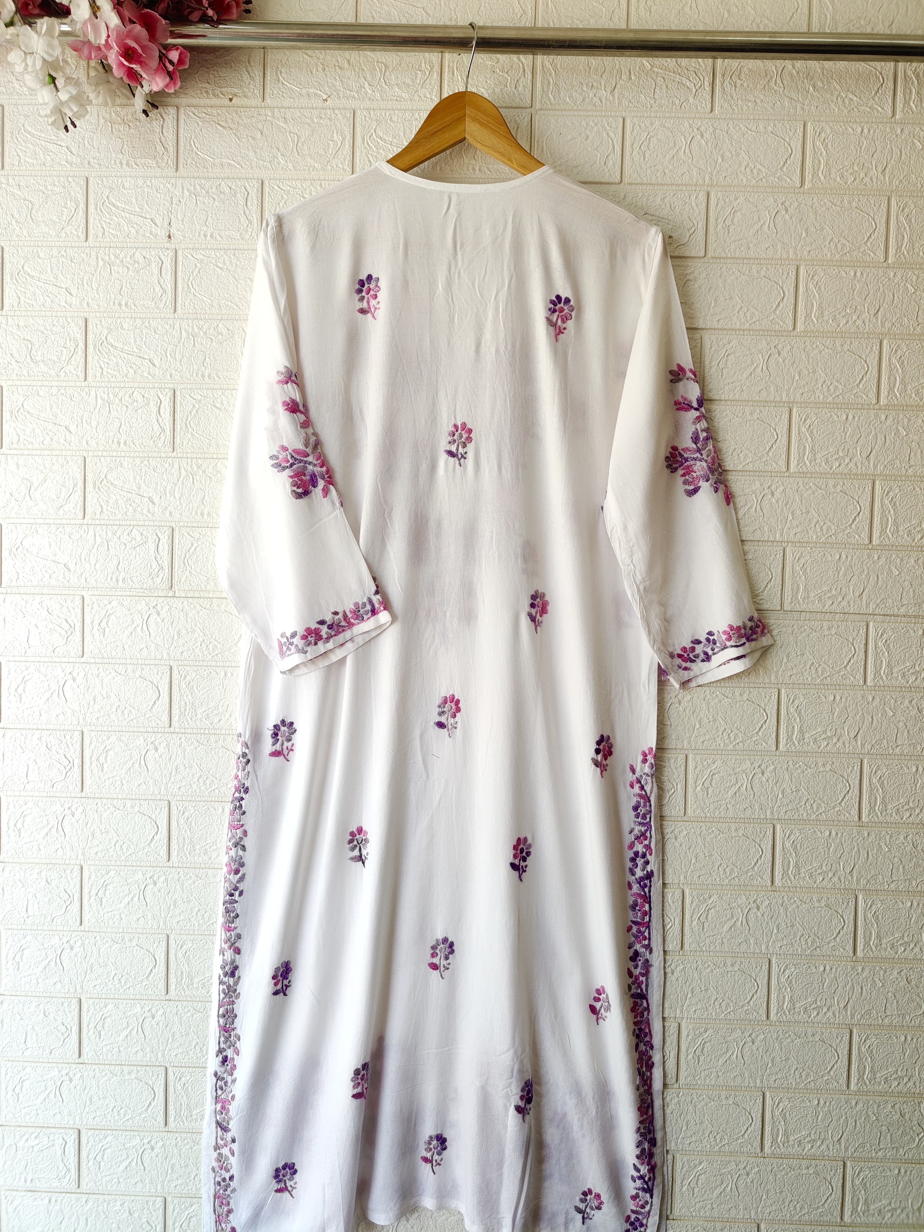 Multi Thread Work Chikankari Kurta