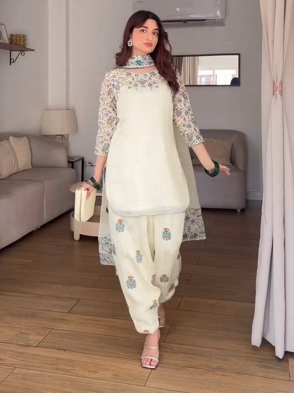 Ivory White Floral Embroidered Kurta Set with Organza Dupatta