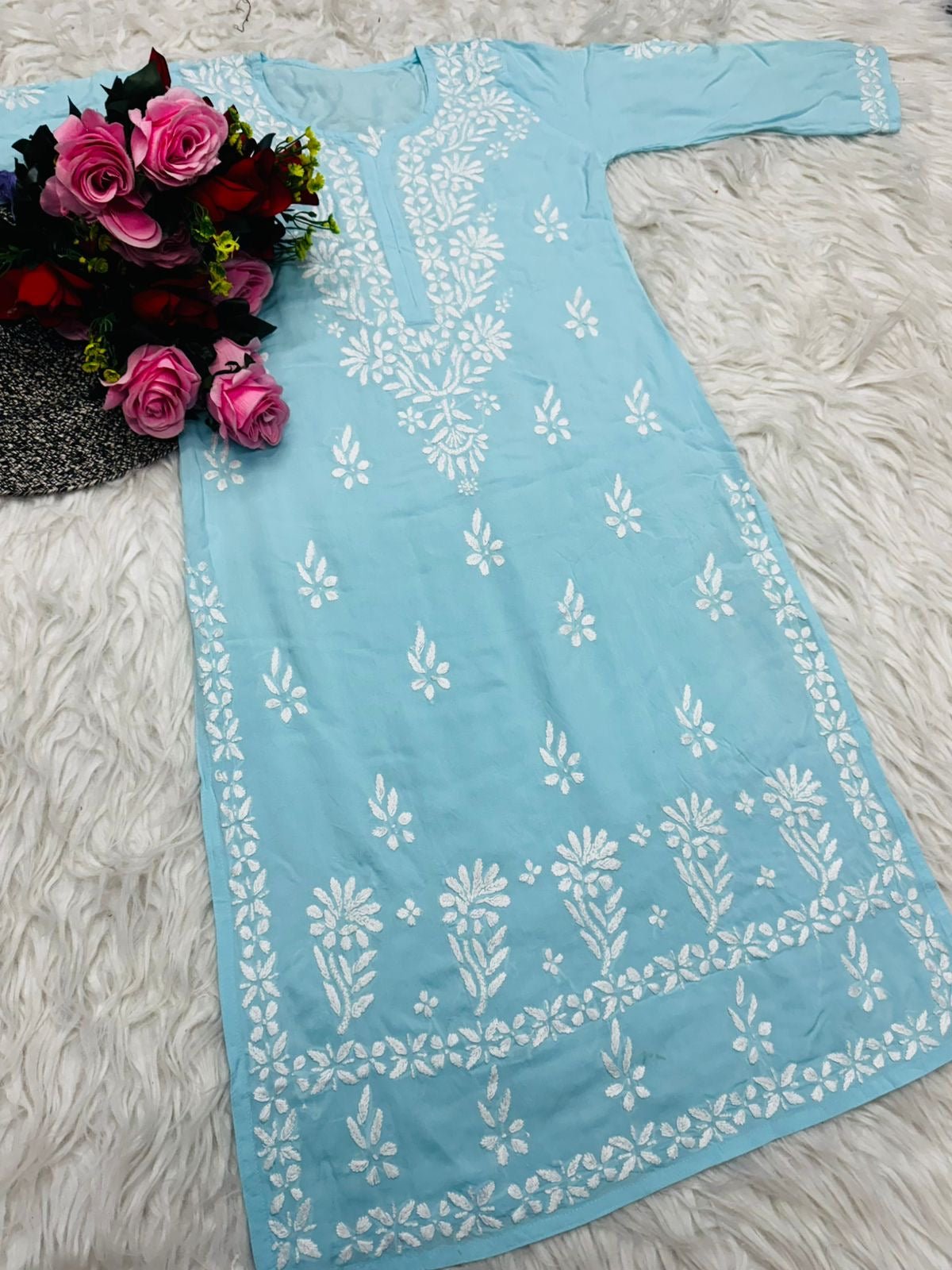 Modal Beautiful Lucknowi Kurti - chikankariofficial