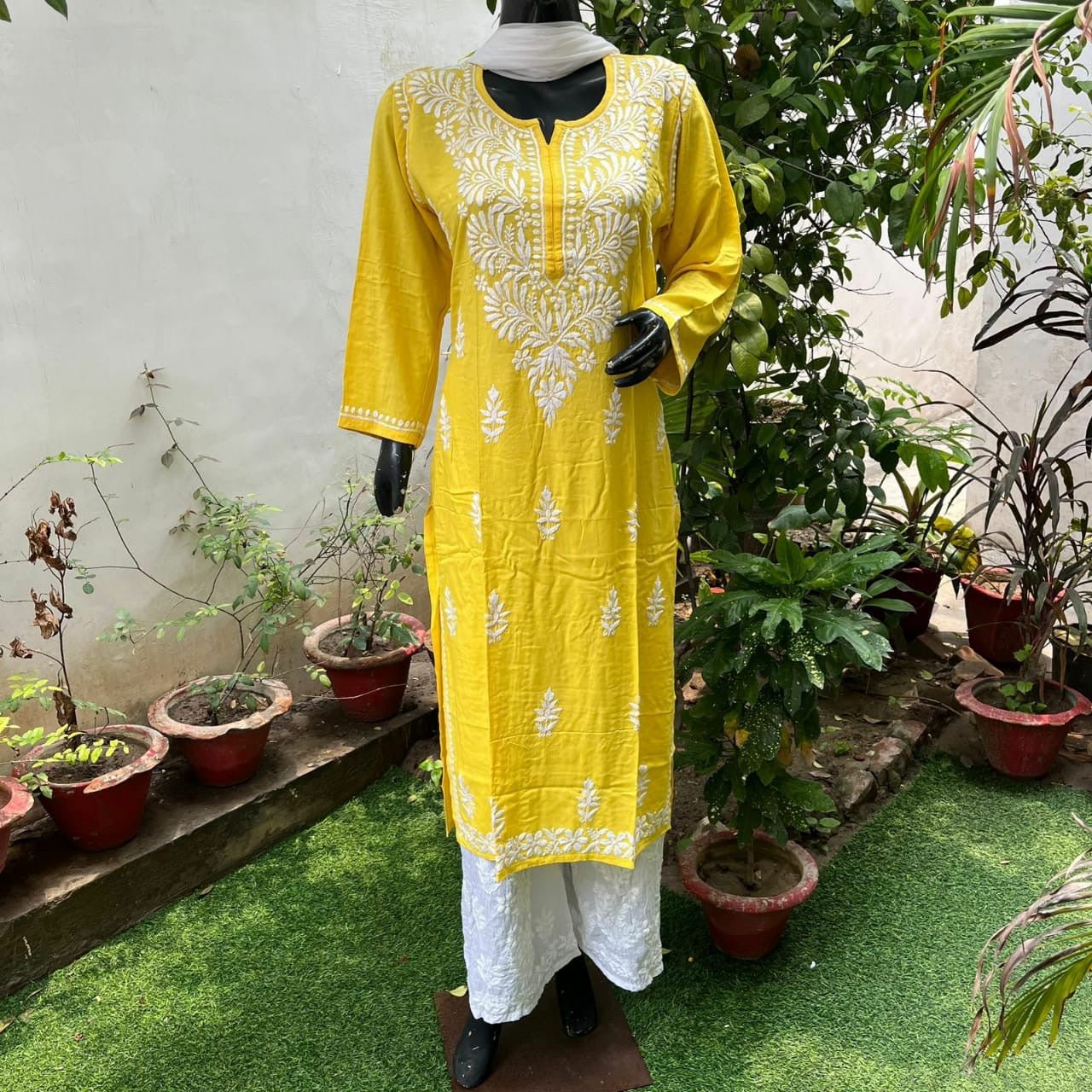Rayon Gala Buti Made of Chikan threads - chikankariofficial