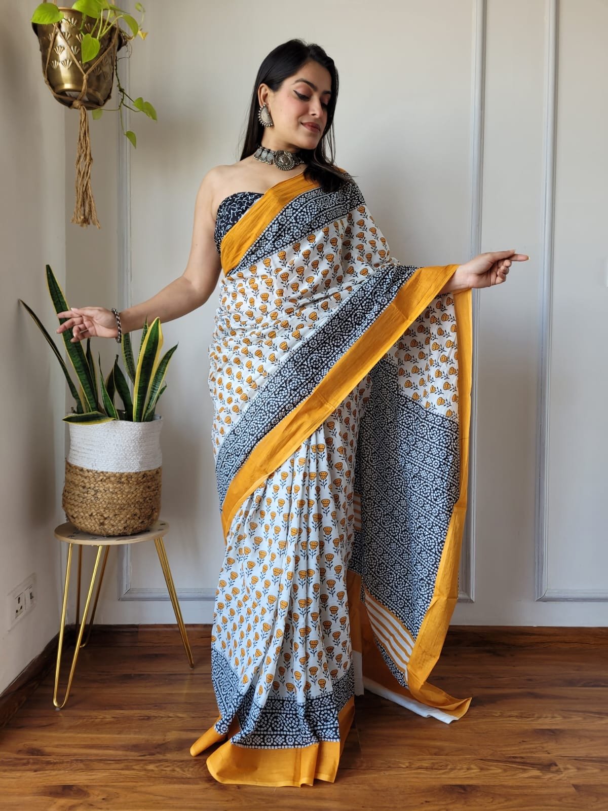 Saree With blouse 55+ Designs - chikankariofficial