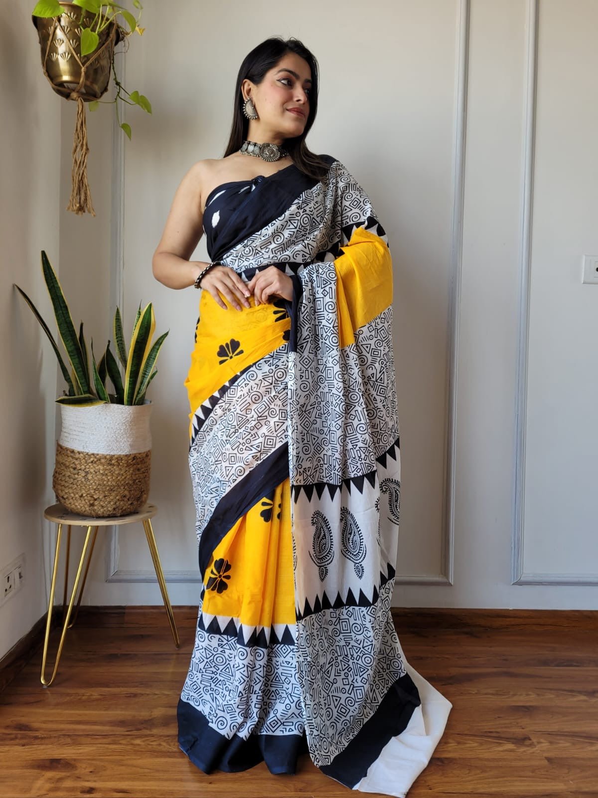 Saree With blouse 55+ Designs - chikankariofficial
