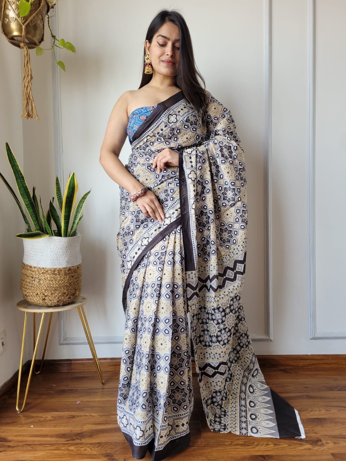 Saree With blouse 55+ Designs - chikankariofficial