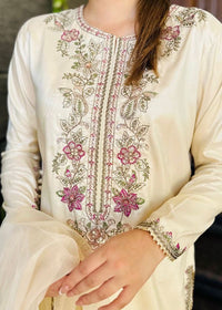 Pakistani 3pc White Bird Suit Set - Chikankari official