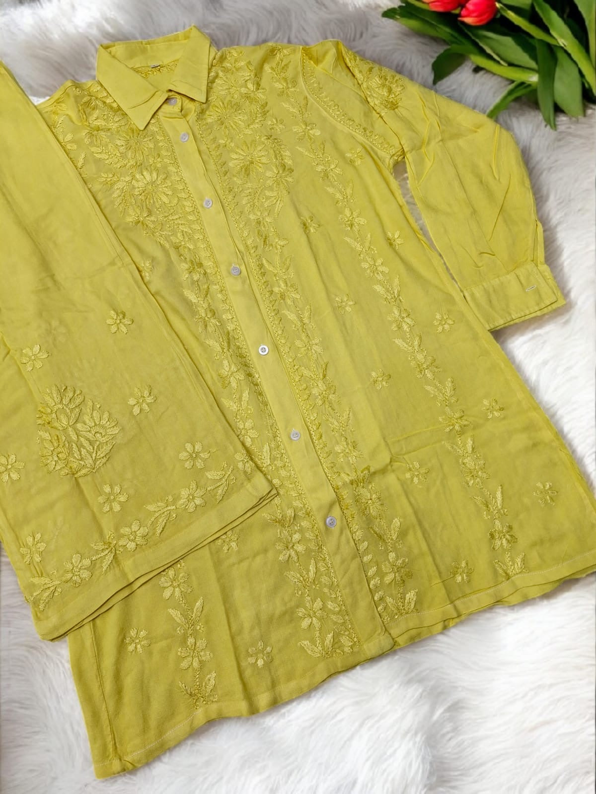 38 / yellow