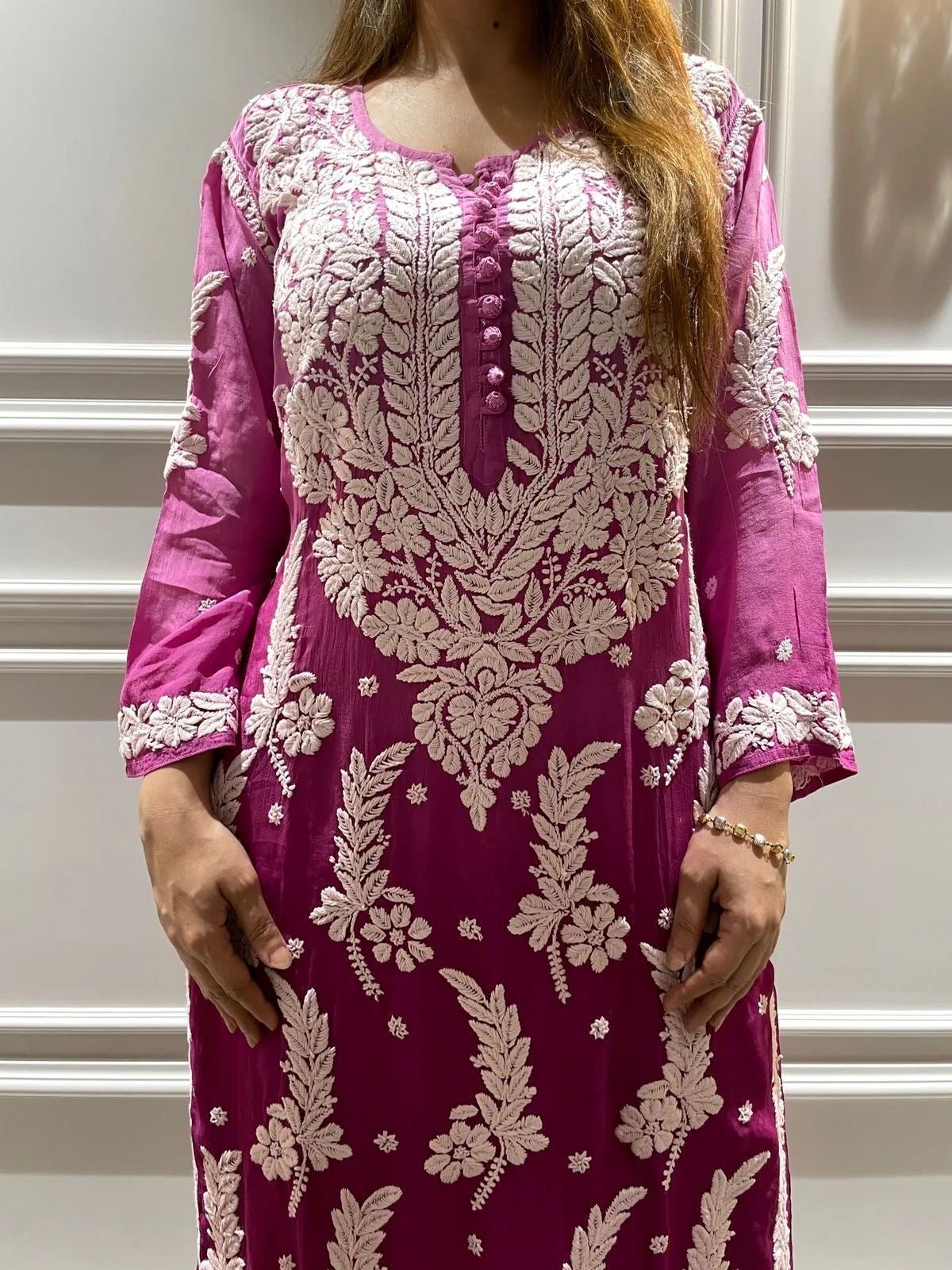 38 / Hot pink