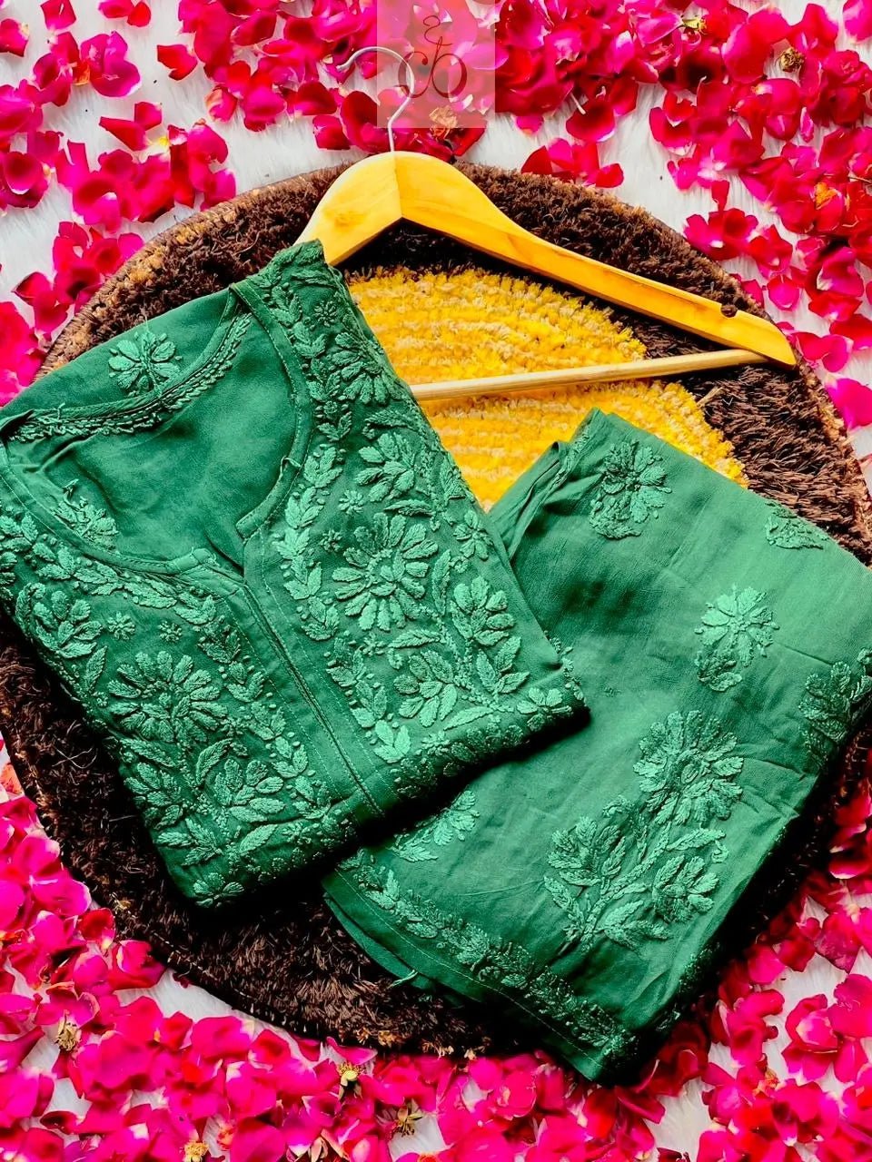 38 / green