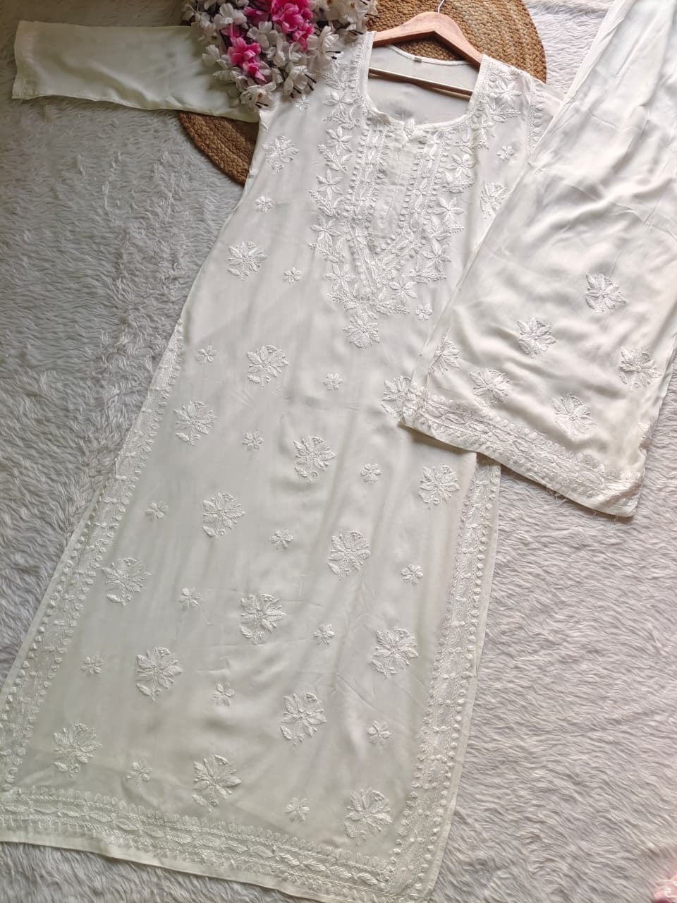 38 / white