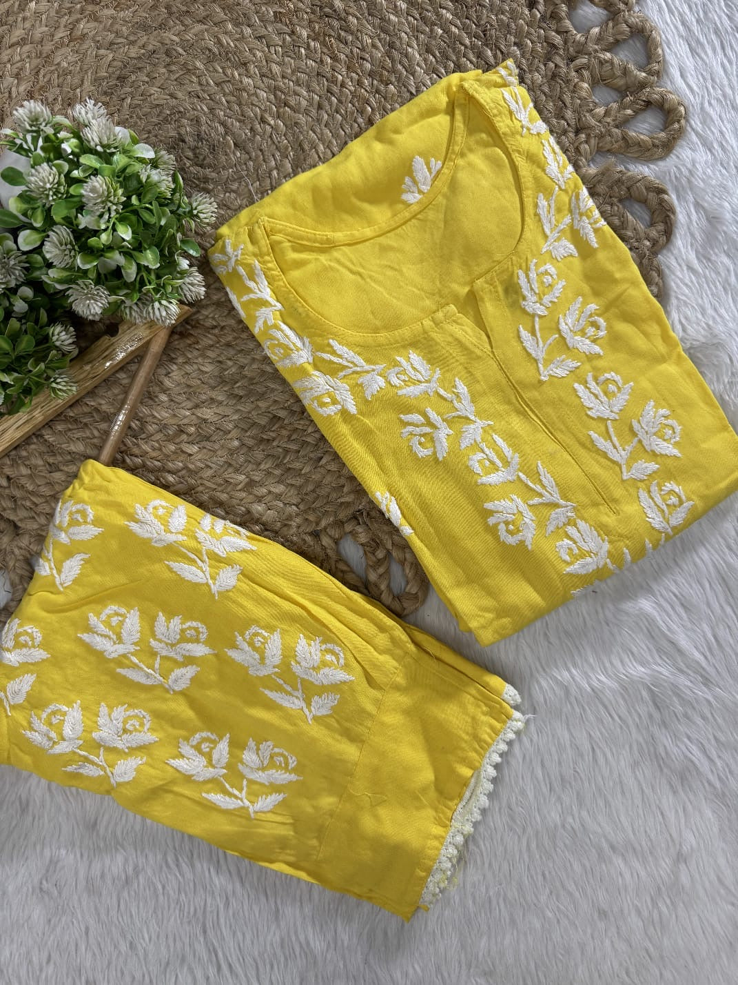 38 / yellow