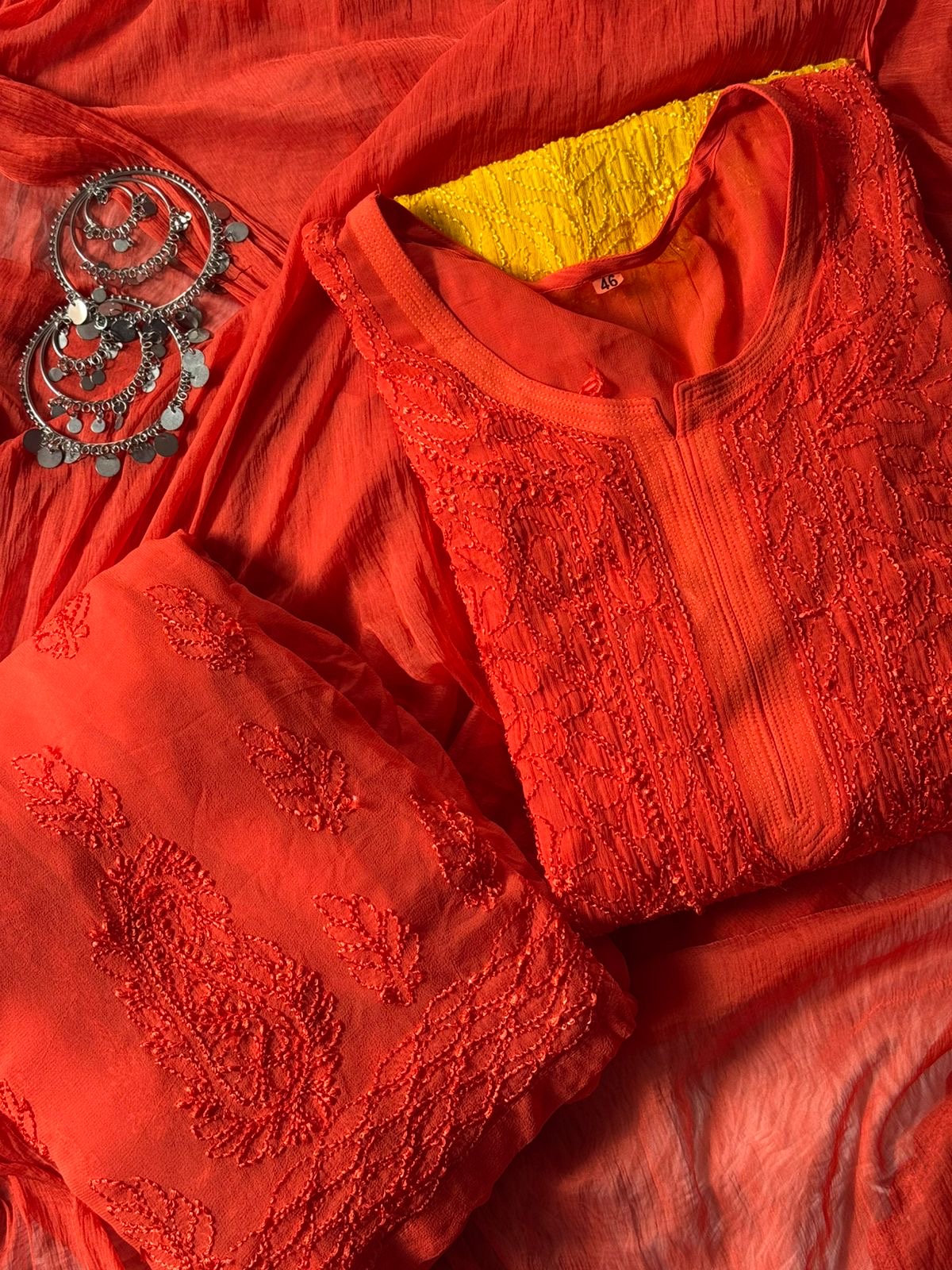 38 / orange