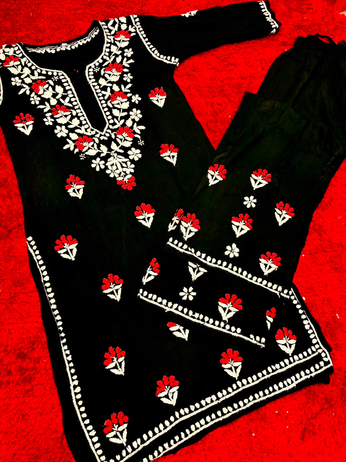 Phool Heavy 3d 2pc set flowered Chikankari