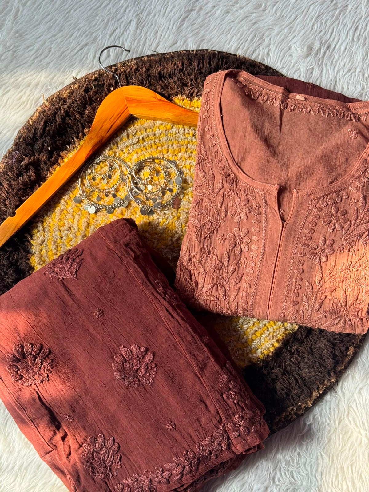 38 / brown