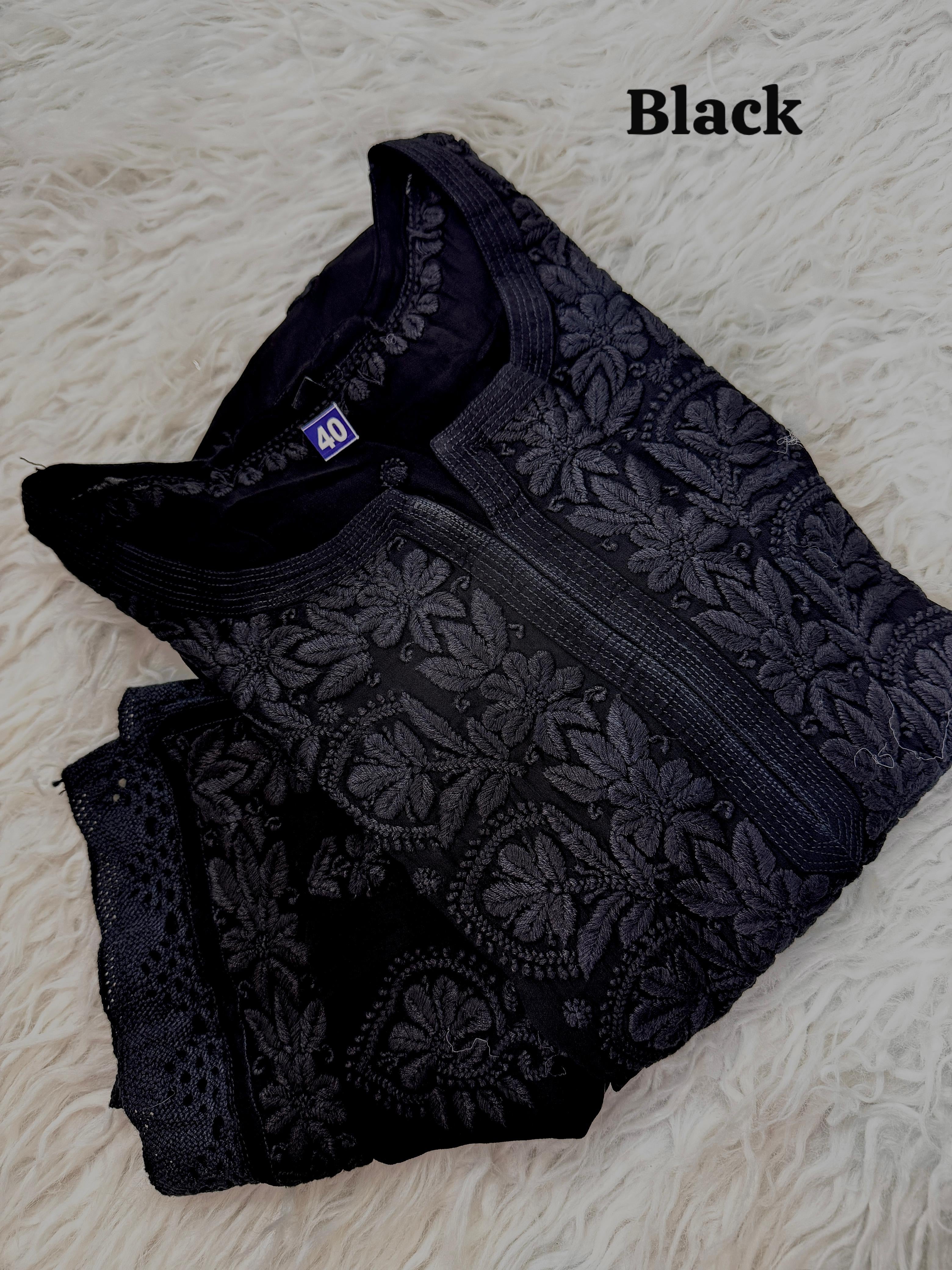 32 / black