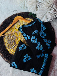 Color thread Rayon Embroidered Kurta