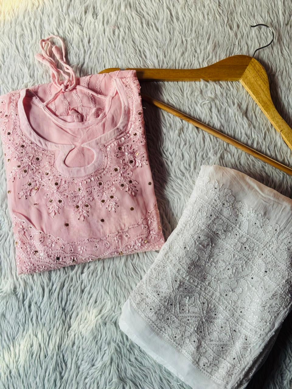 38 / baby pink