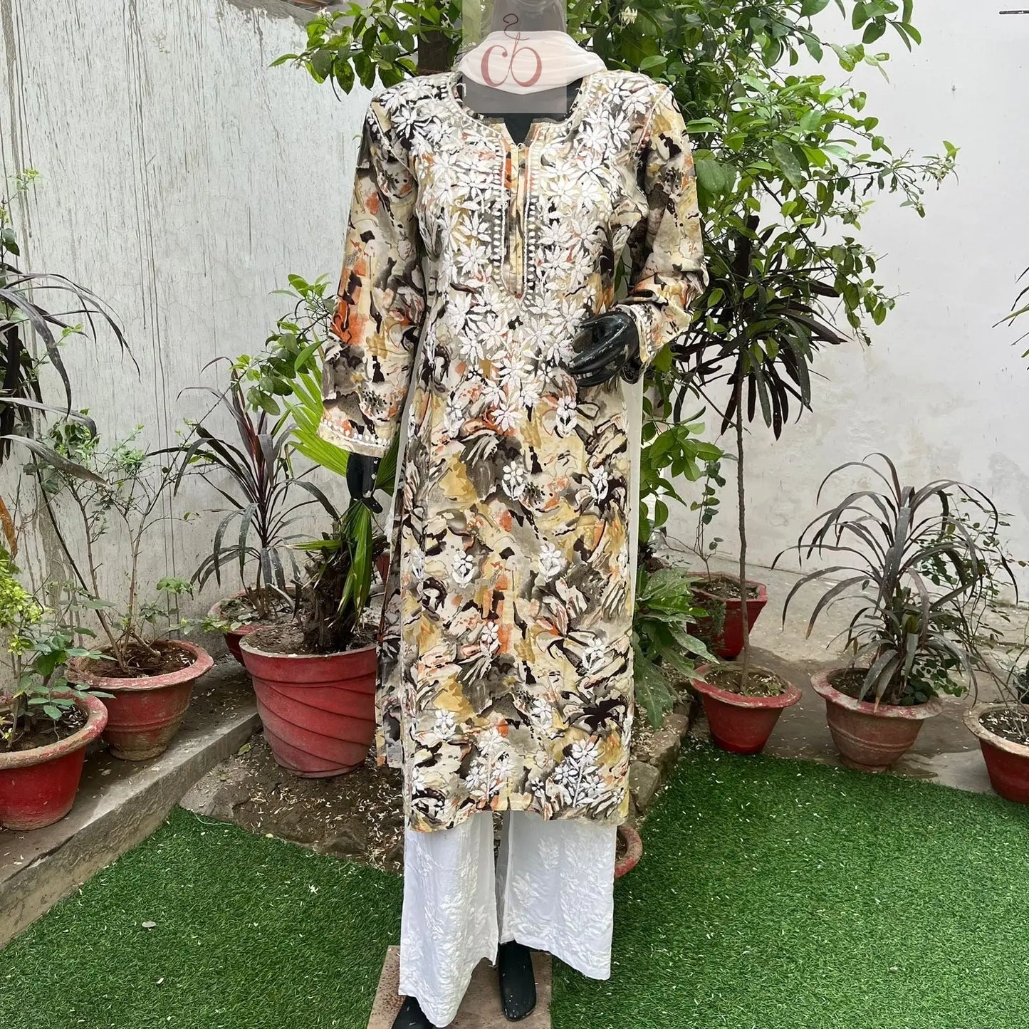 Straight fit rayon kurta - Chikankari Official