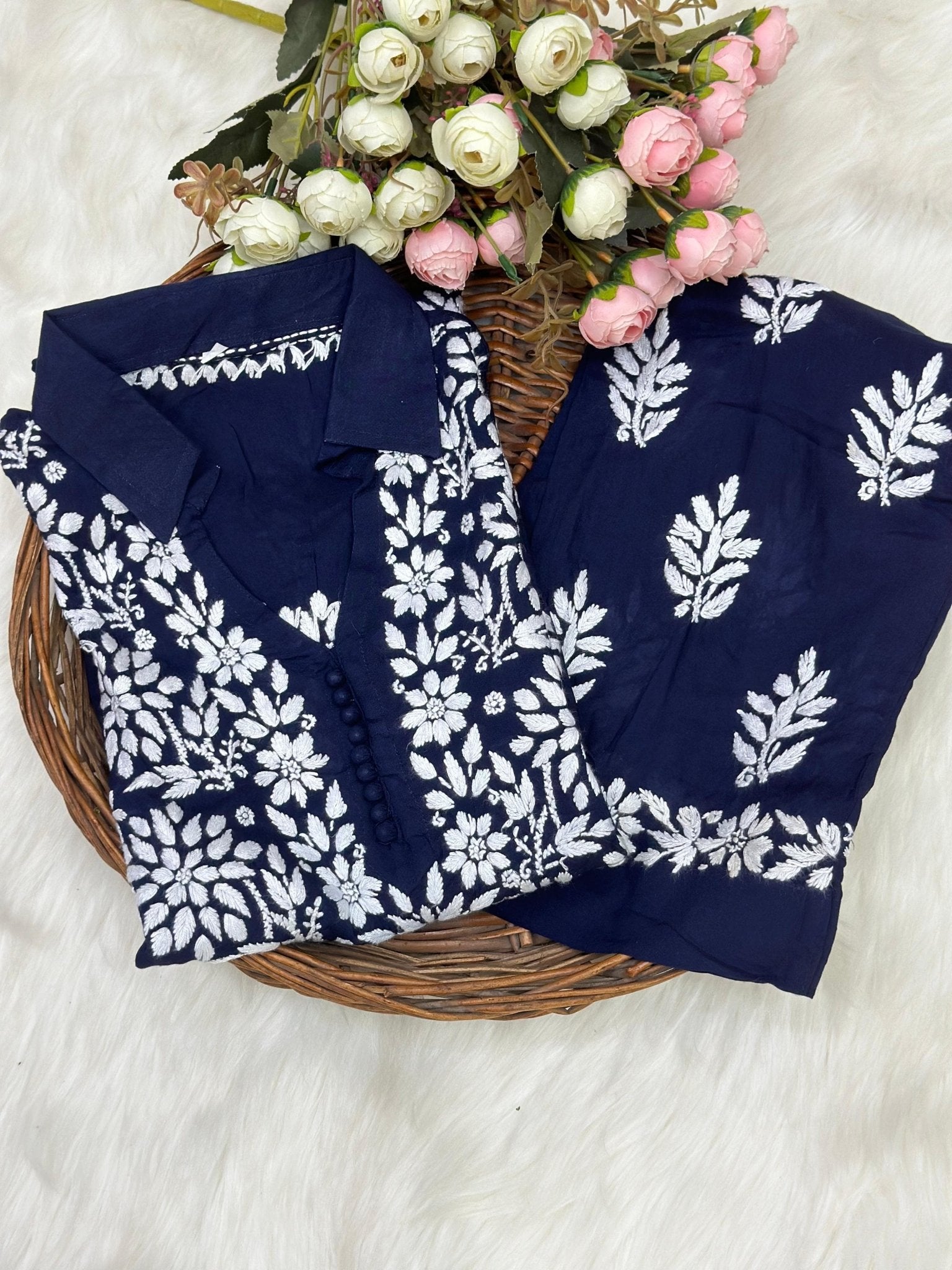 38 / navy blue
