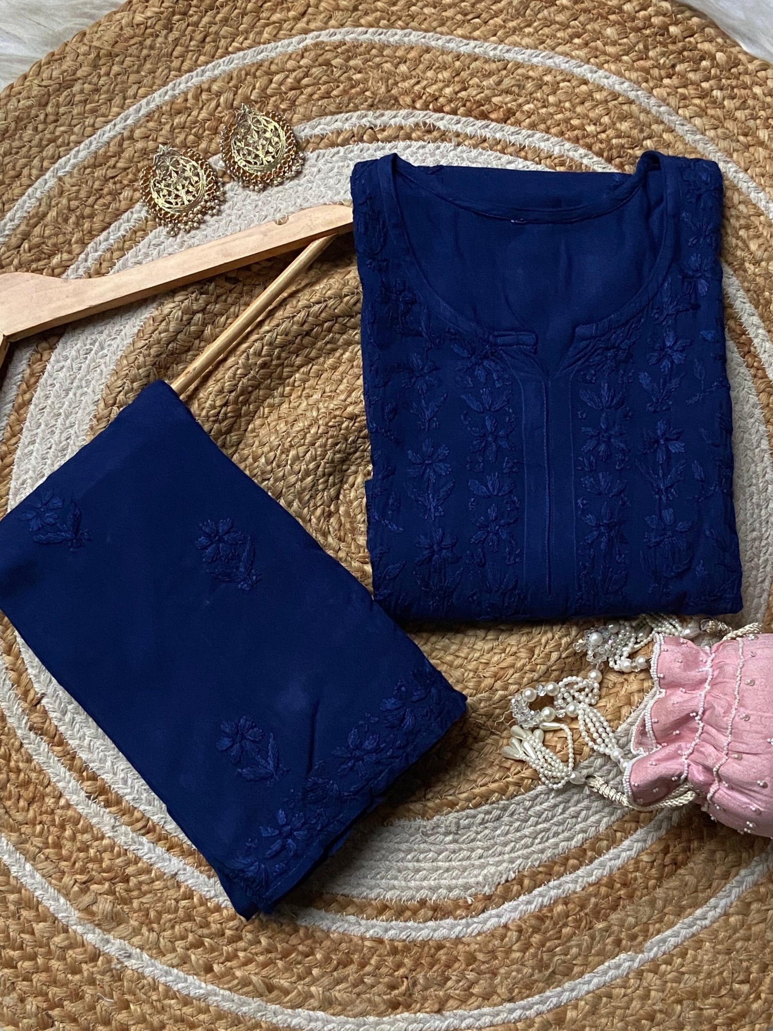 38 / navy blue