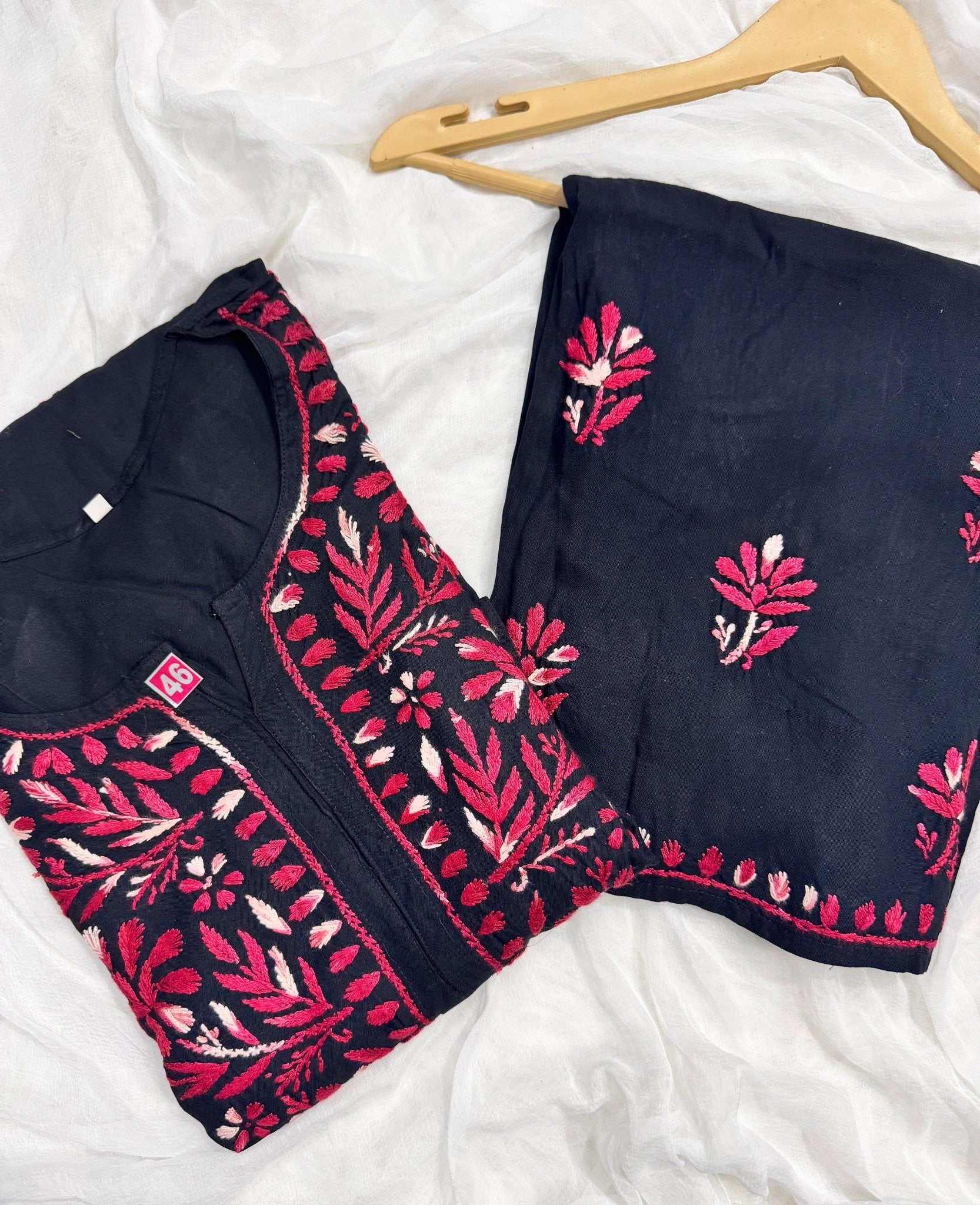 Black base heavy work Flower Modal set - Chikankari official