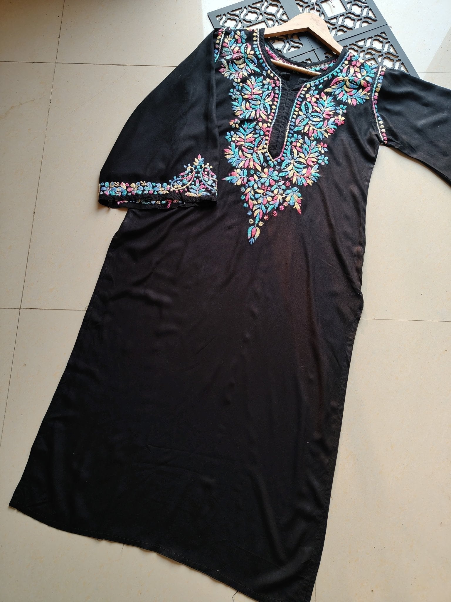Black Multi Colored Thread Kurta - Chikankari official