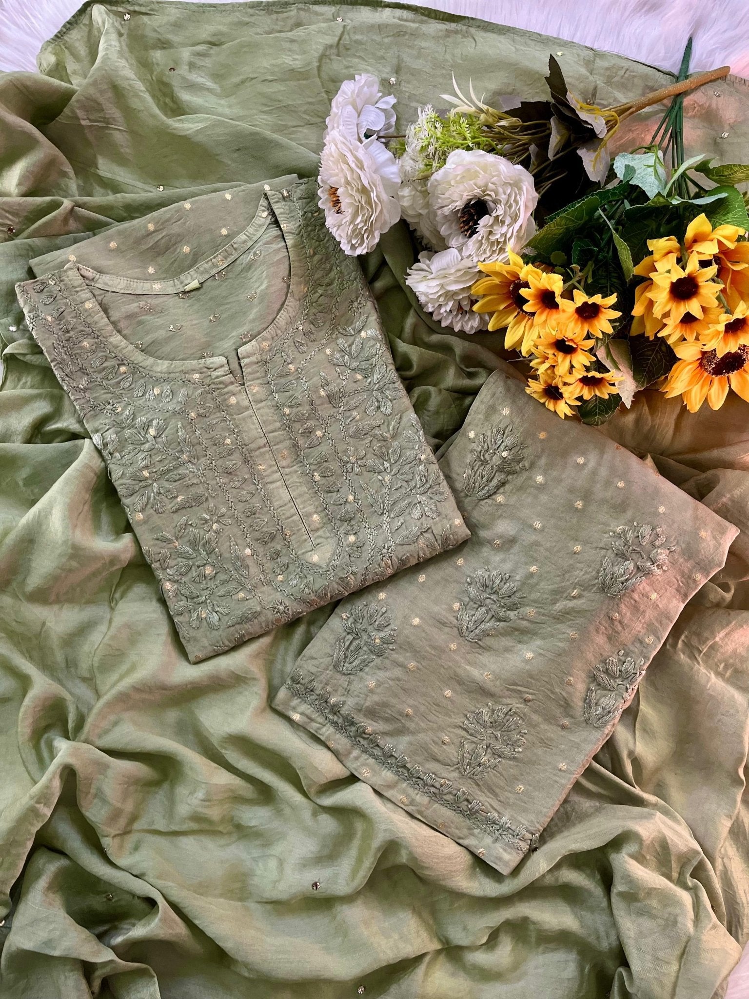 Chanderi Booti bindi with Muqaish - Chikankari official