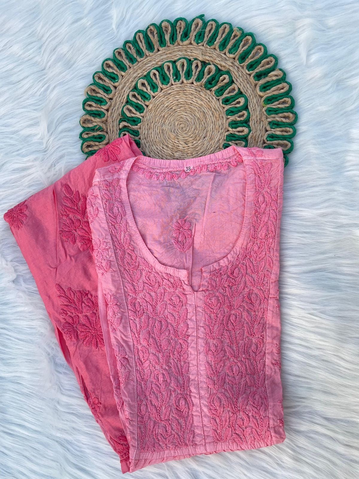 38 / hot pink