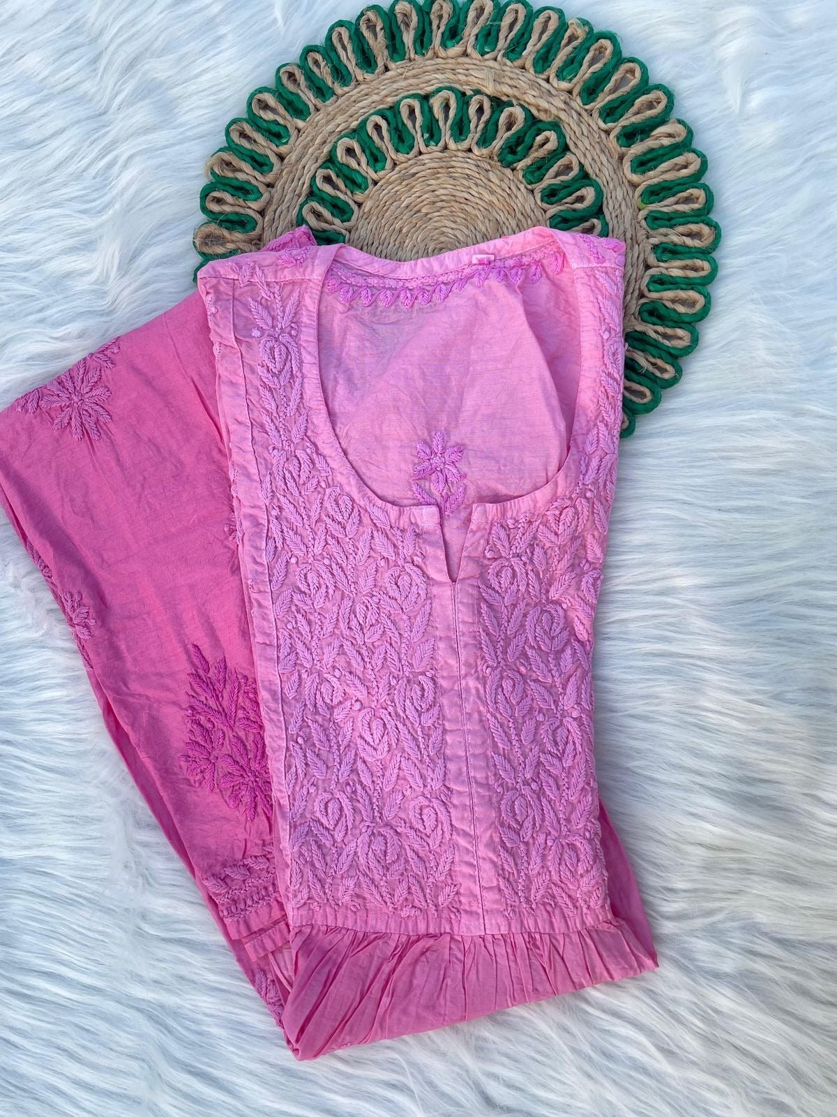 38 / pink