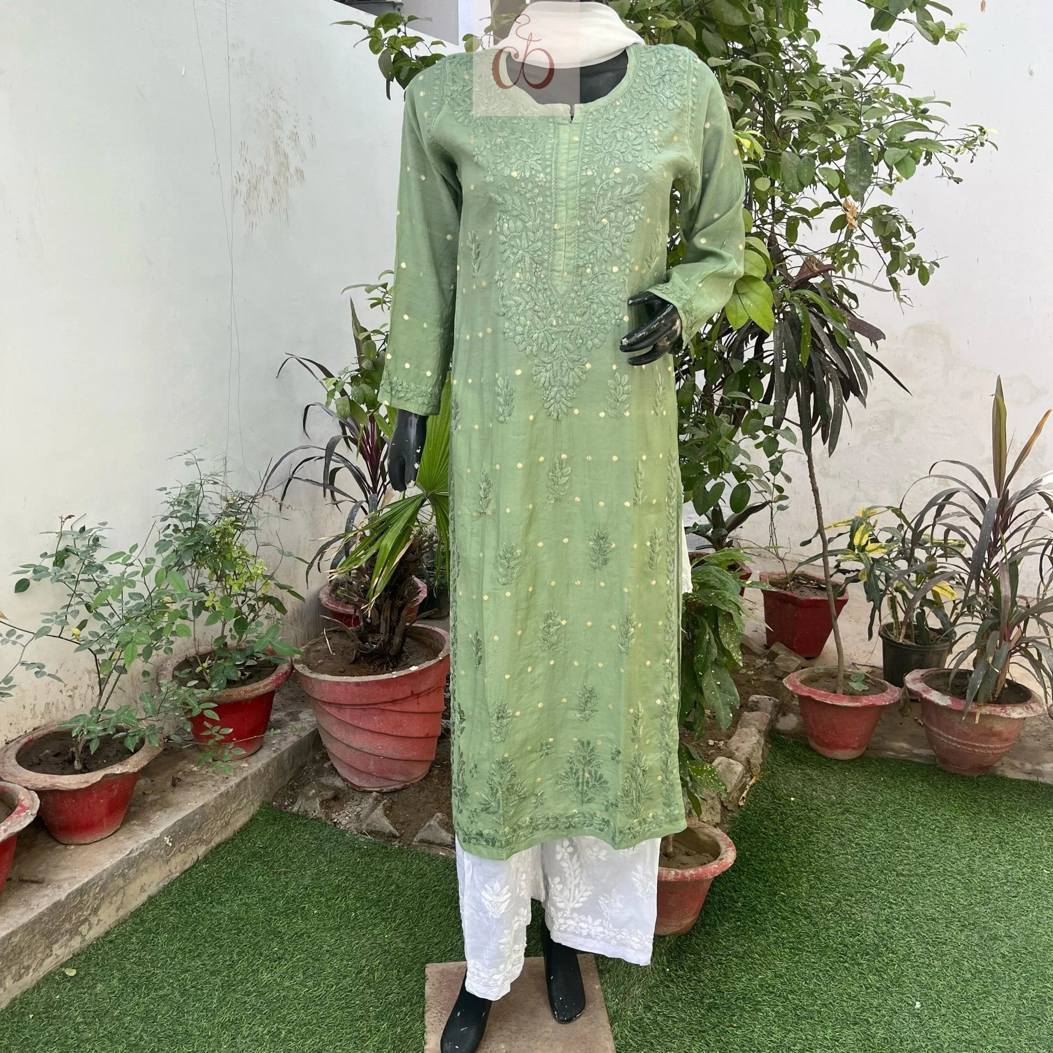 Chanderi Ombre Straight Kurta - Chikankari official