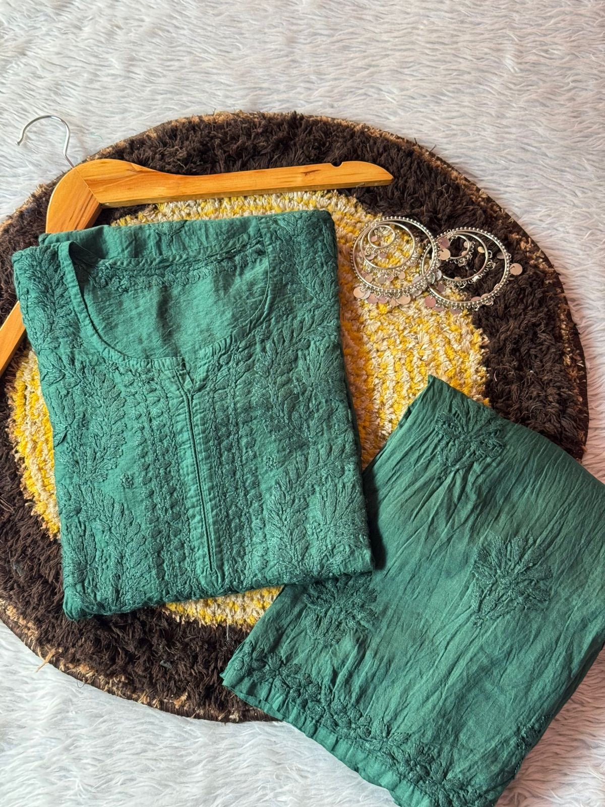 38 / green