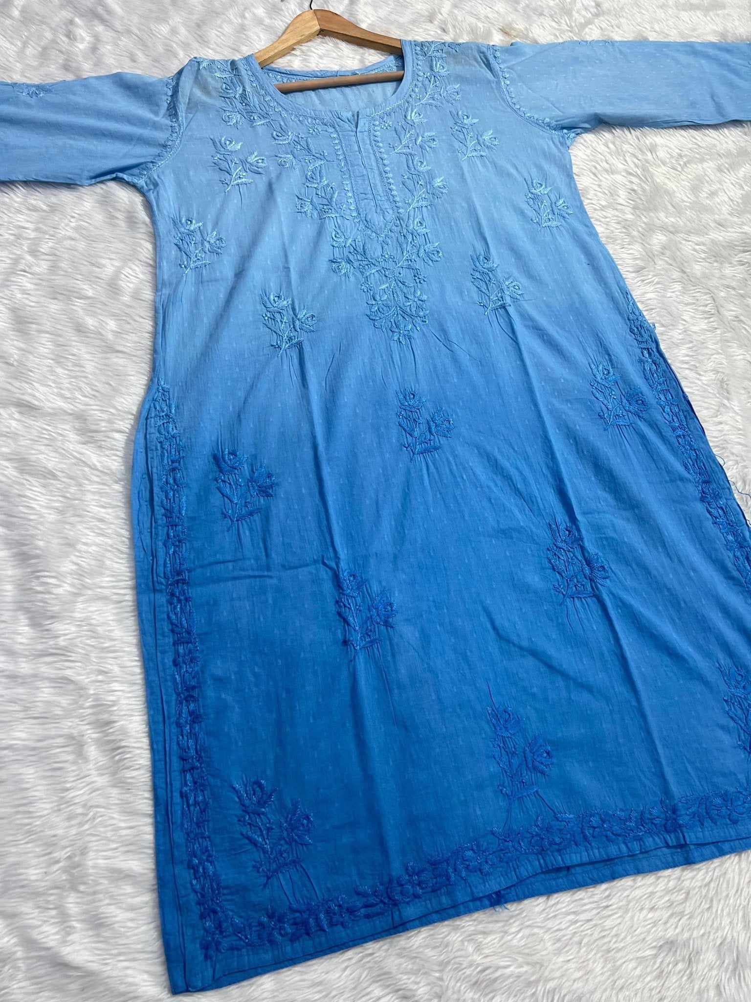 38 / blue