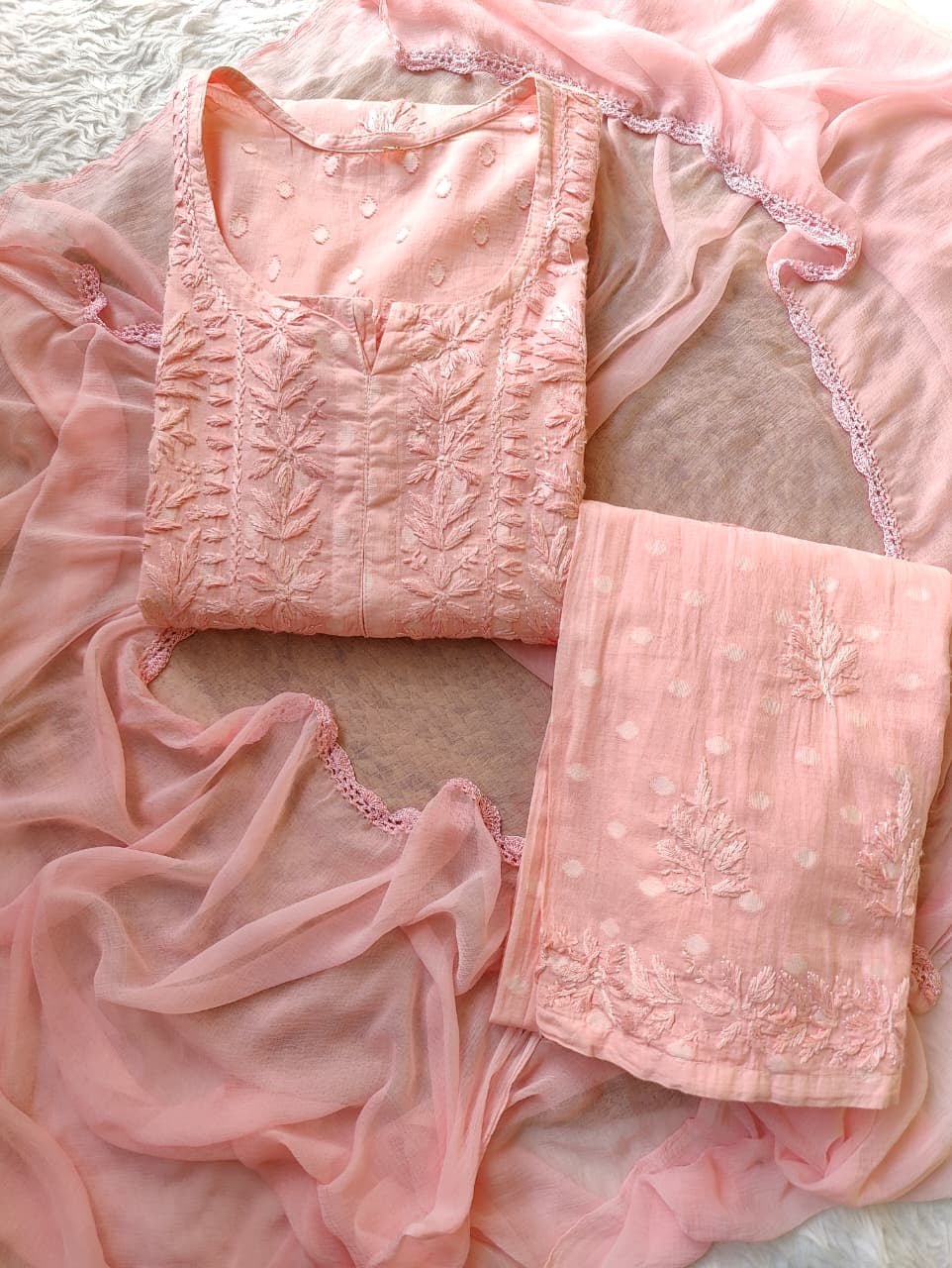 38 / peach