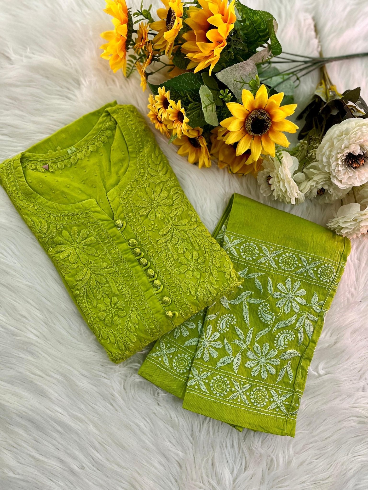 36 / green