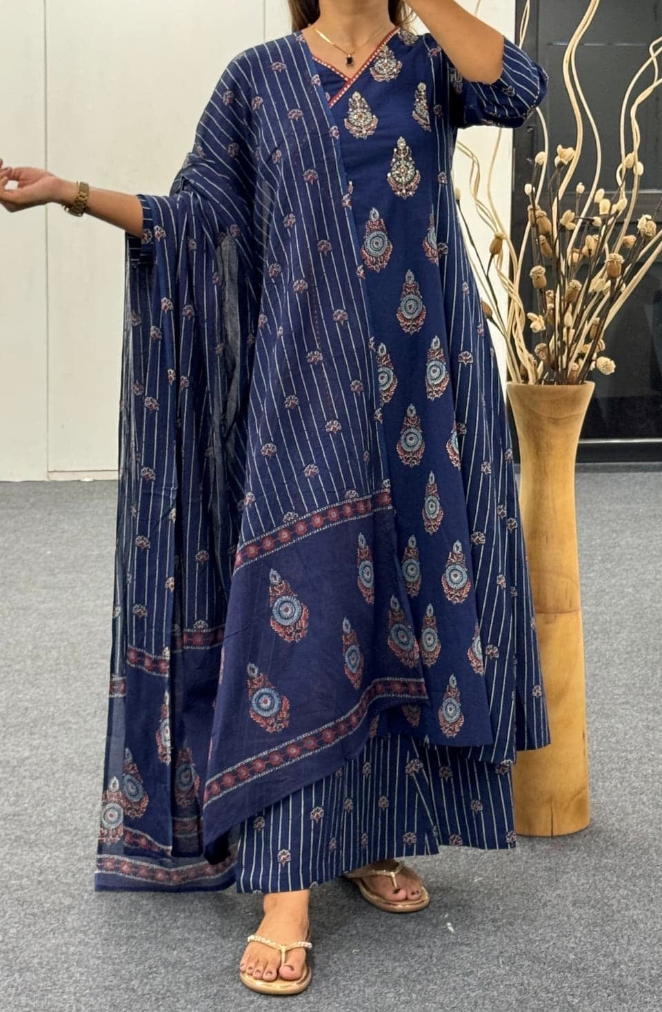 Dupatta Pant Suit Set For Festive - Chikankari official