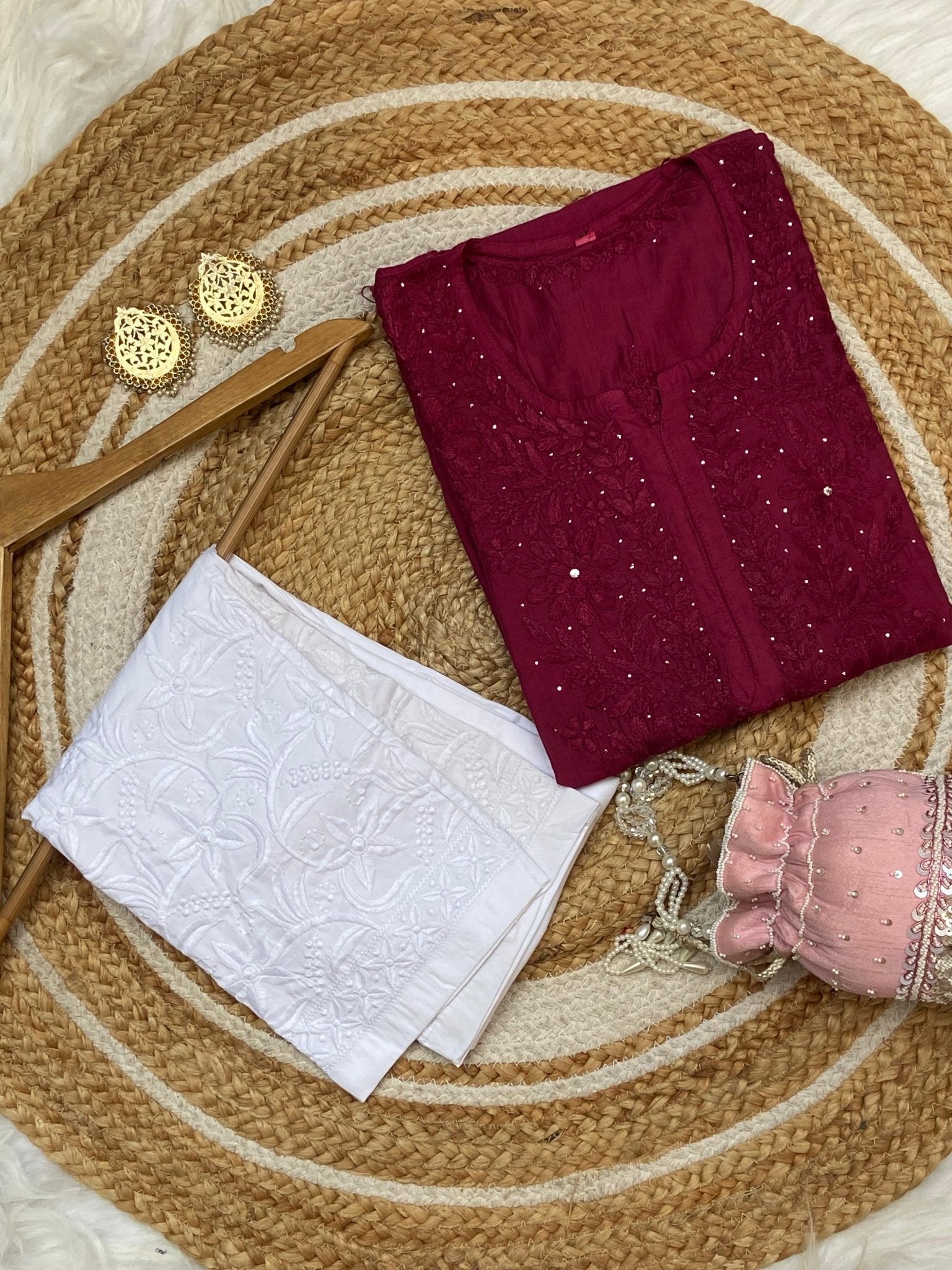 36 / maroon