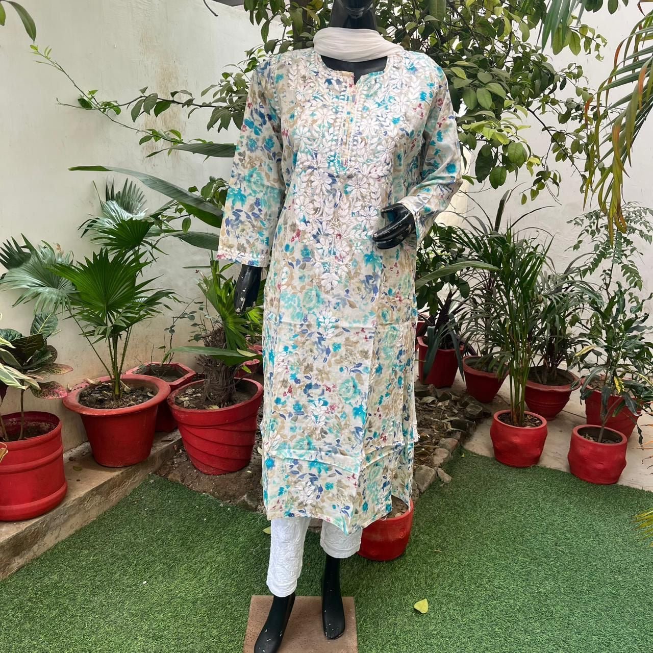 Exclusive Mul print Latest kurta - Chikankari official