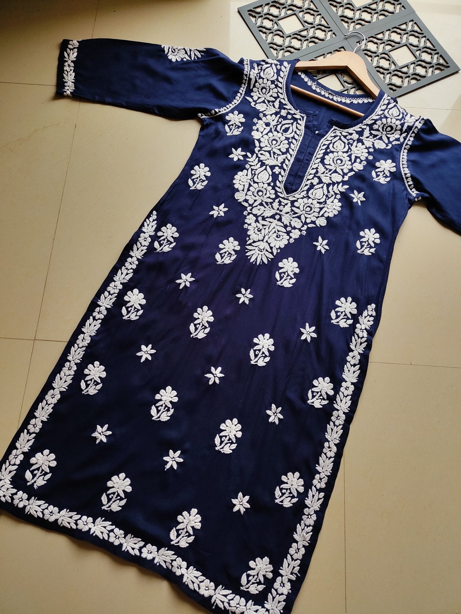 38 / navy blue