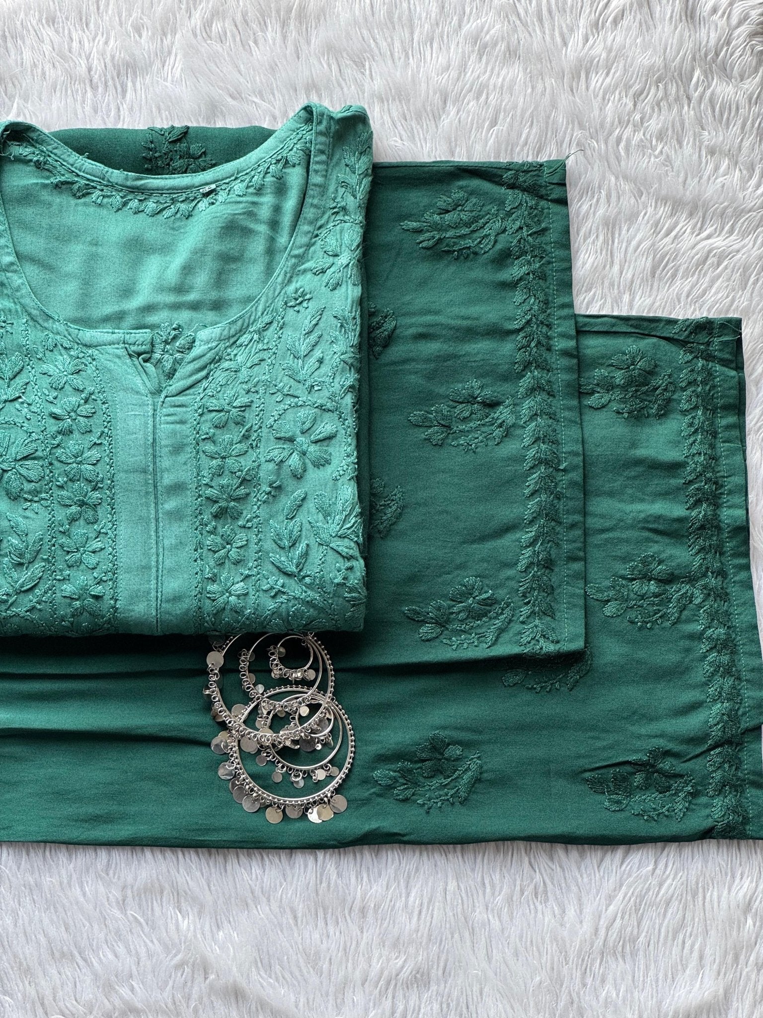 38 / sea green