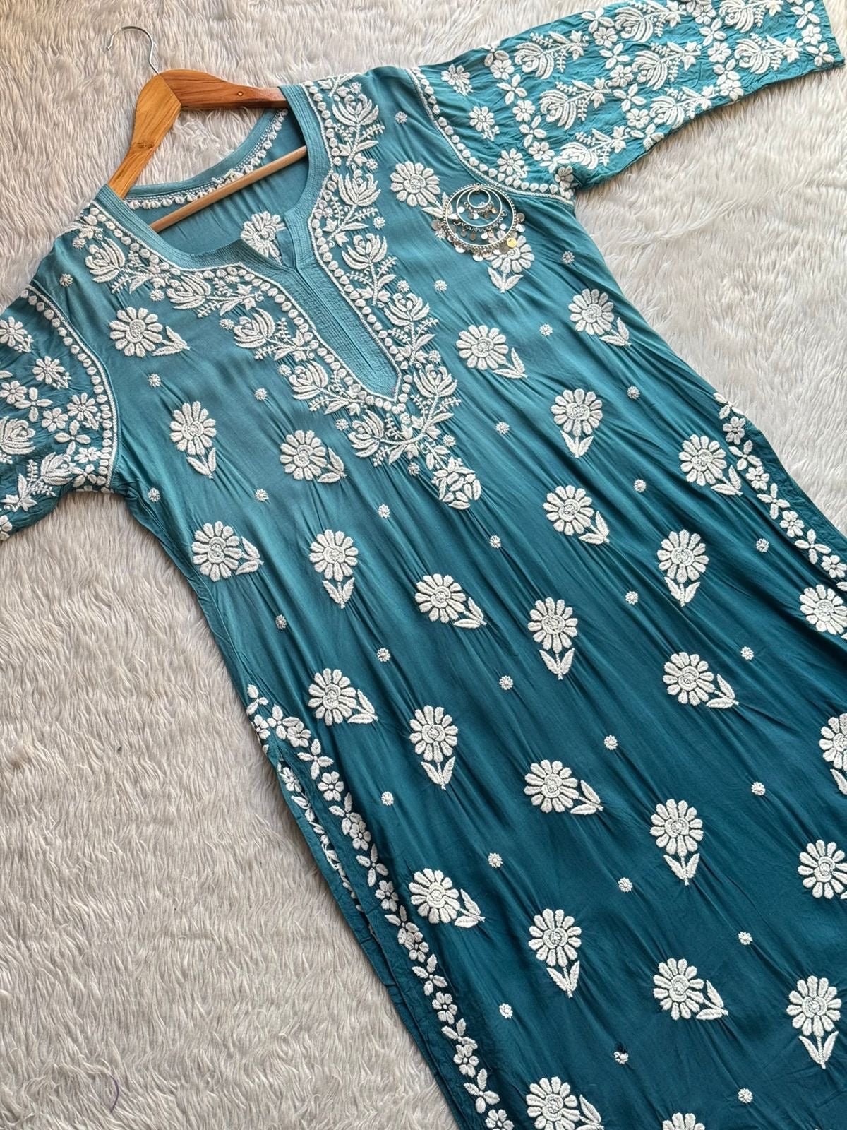 38 / sea green