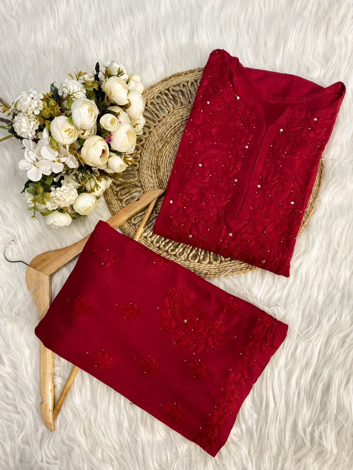 38 / red