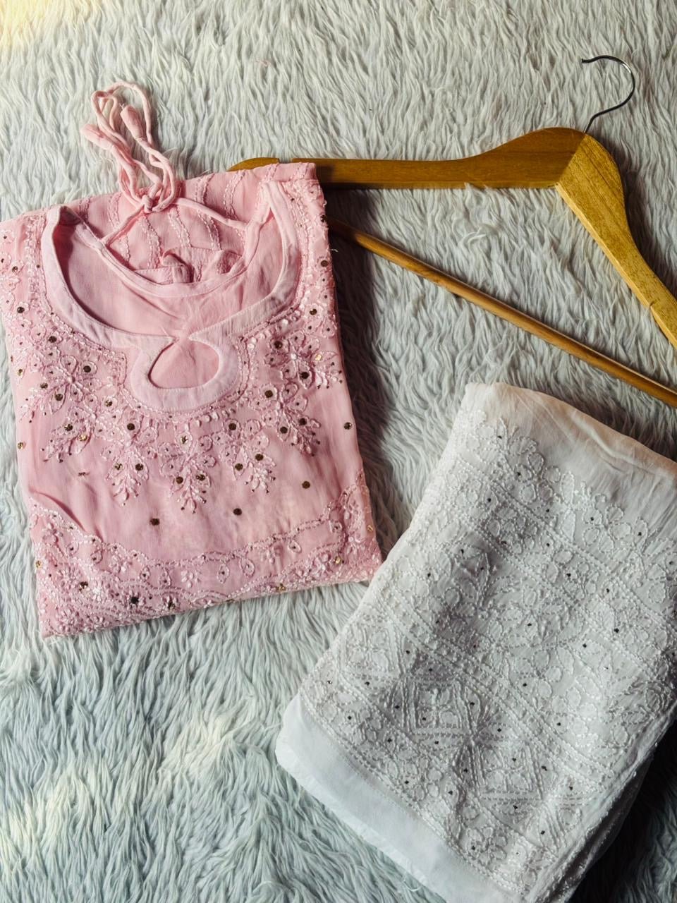 38 / baby pink