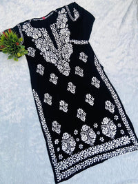 Heavy border Designed Chikankari kurti - Chikankari official