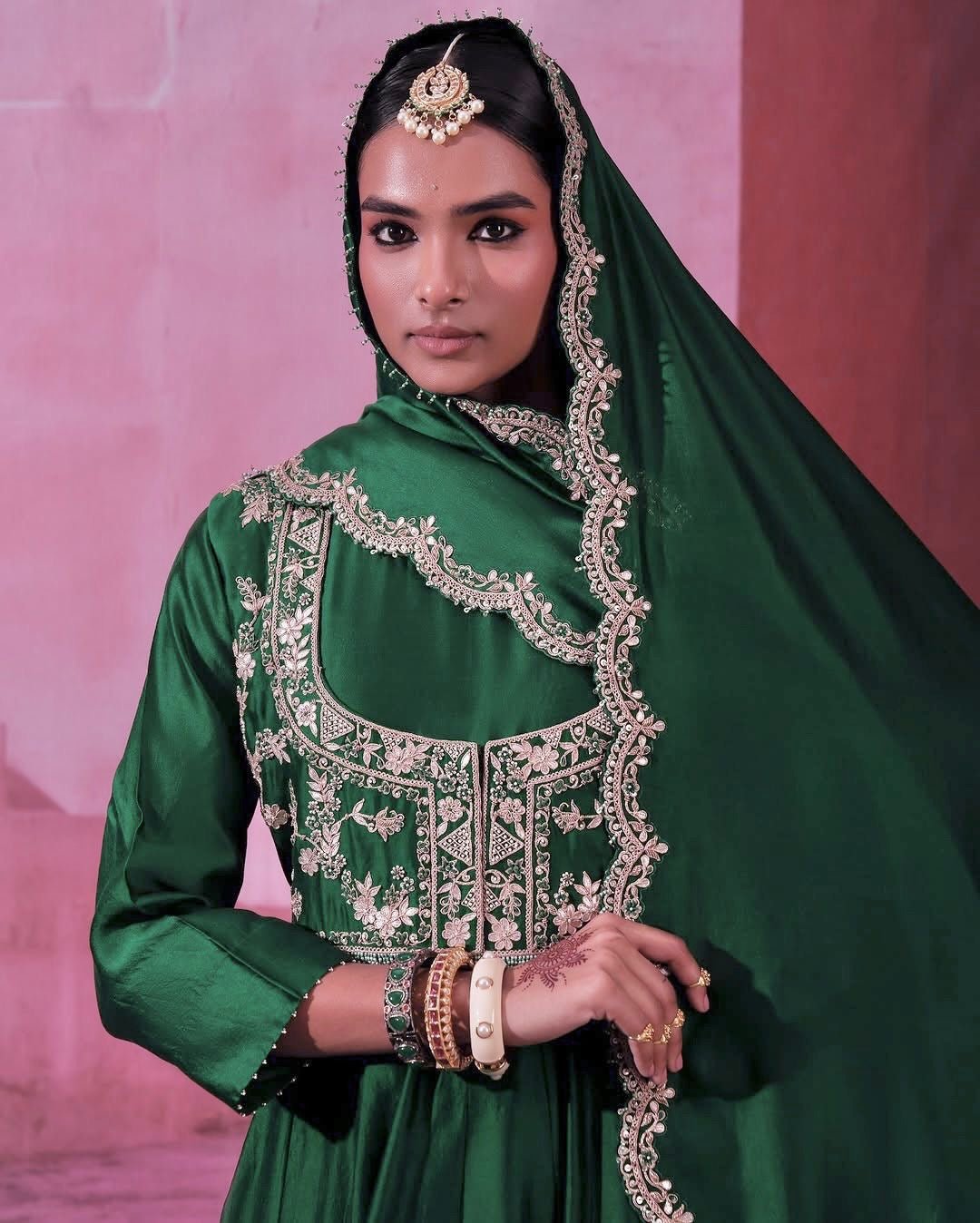 Heavy Chinon Silk Style Gown Set - Chikankari official