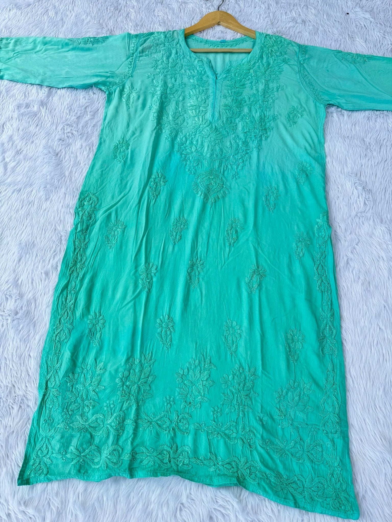 38 / sea blue