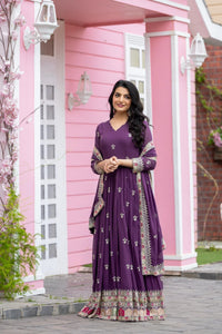 Heavy embroidery 3pc Purple Set - Chikankari official
