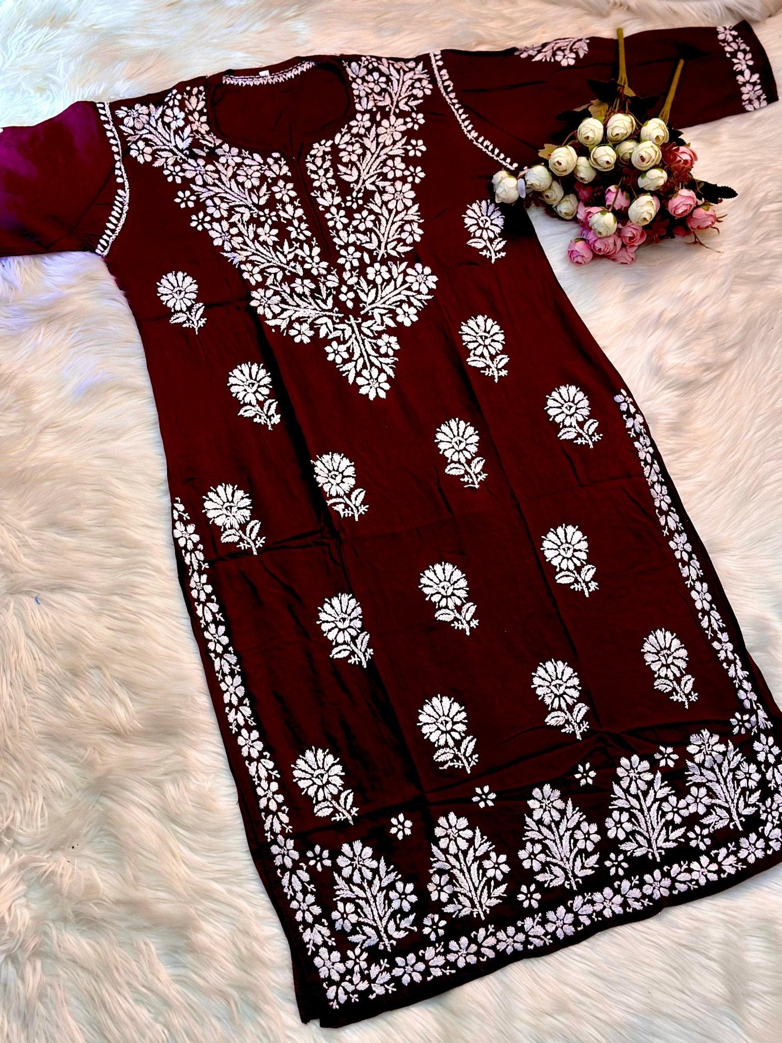 Heavy Modal Kurta with Flower buti - Chikankari official