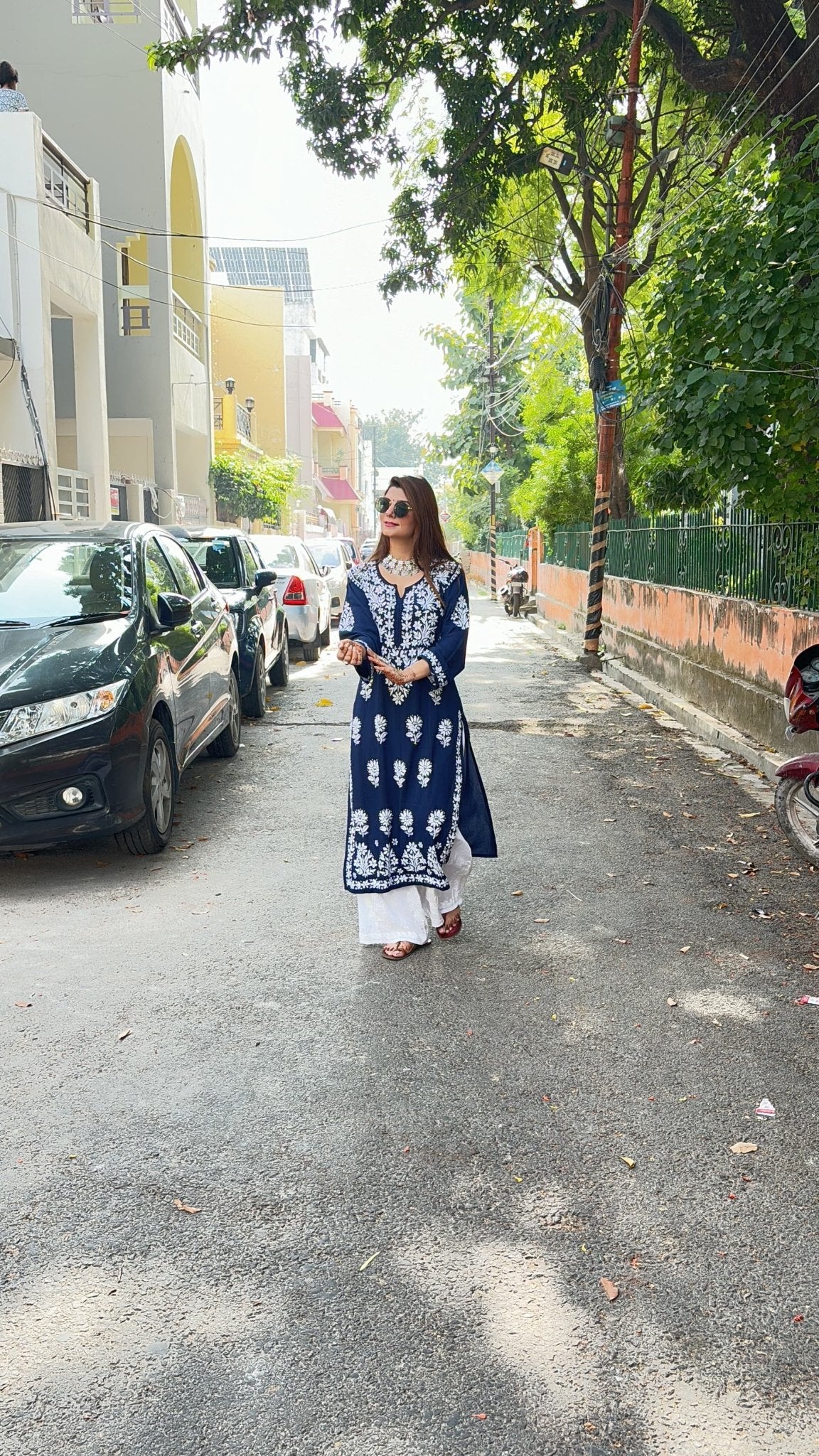 Heavy Modal Kurta with Flower buti - Chikankari official