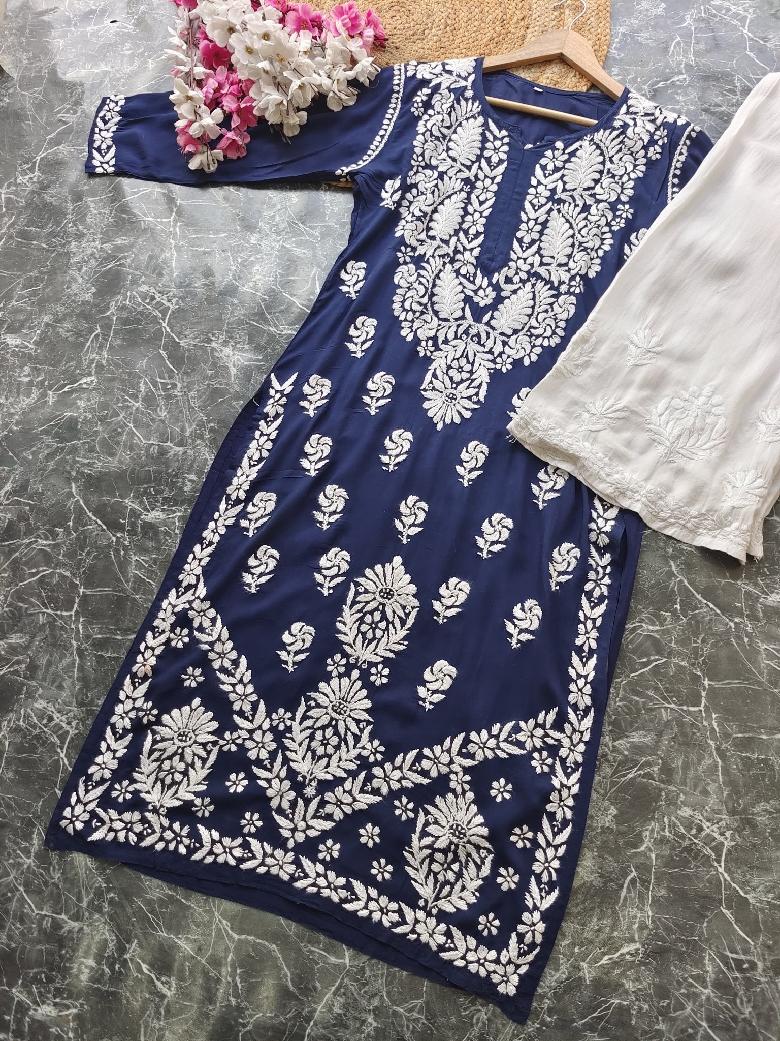 36 / navy blue