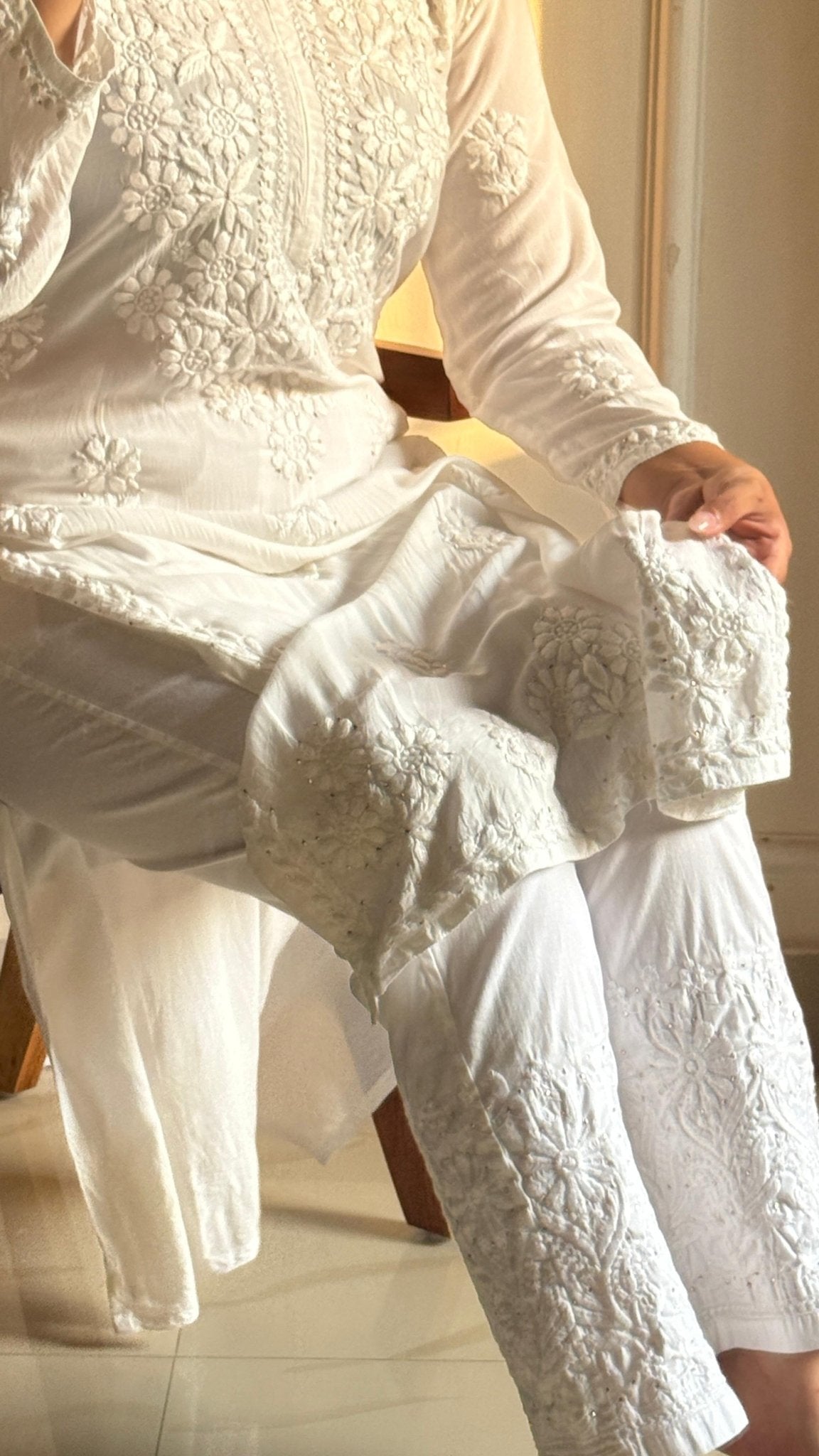 Heavy Work Modal Muqaish 3pc White Set - Chikankari official